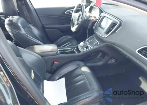 2015 Chrysler 200 C z USA, uszkodzony, nr VIN 1C3CCCEG6FN732046